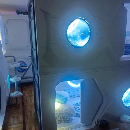Panda Victor Space Capsule Hostel-Neo Nomad Belgrade Luaran gambar