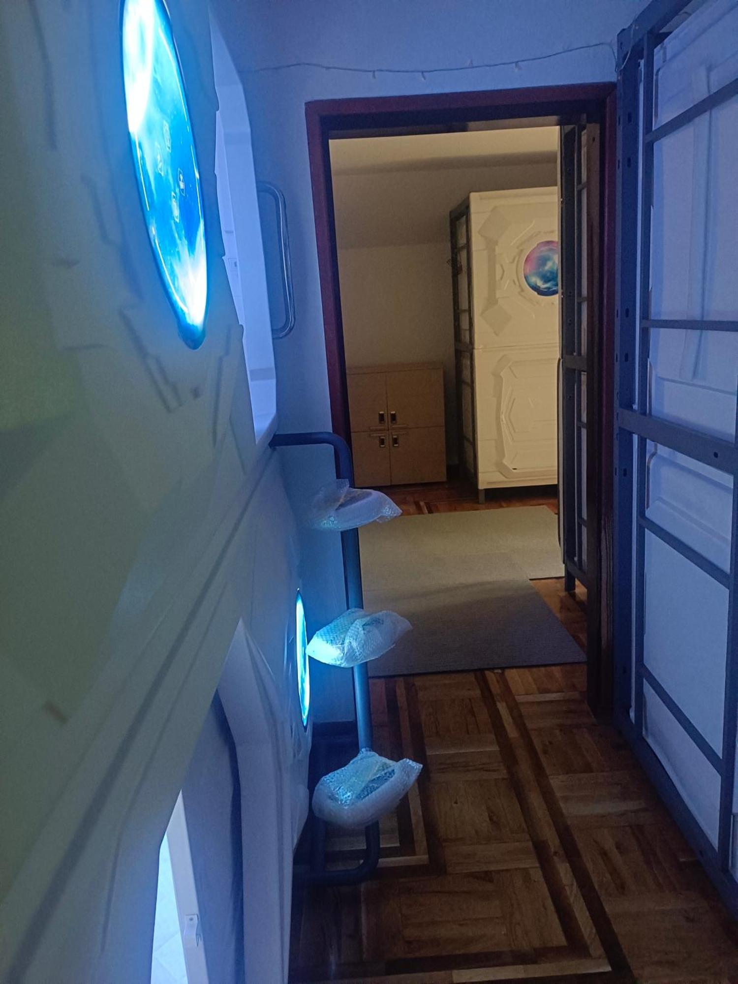 Panda Victor Space Capsule Hostel-Neo Nomad Belgrade Luaran gambar