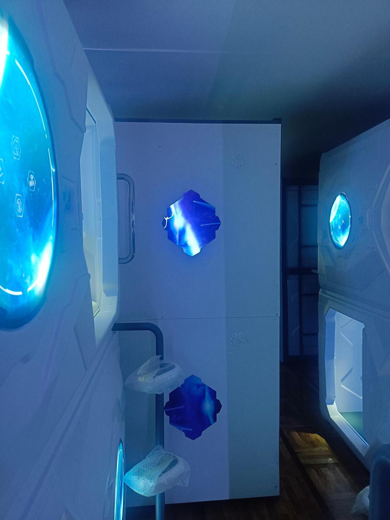 Panda Victor Space Capsule Hostel-Neo Nomad Belgrade Luaran gambar